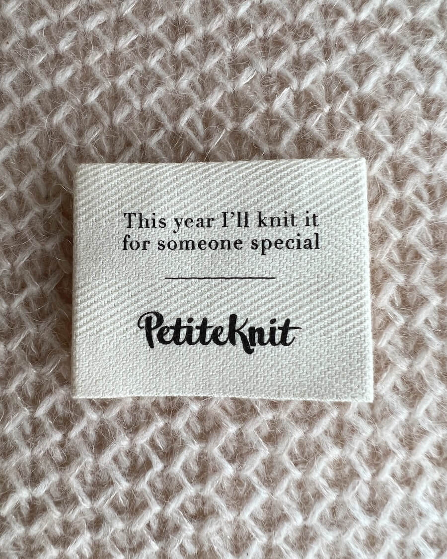 ETIQUETA DE TELA PETITEKNIT «THIS YEAR»