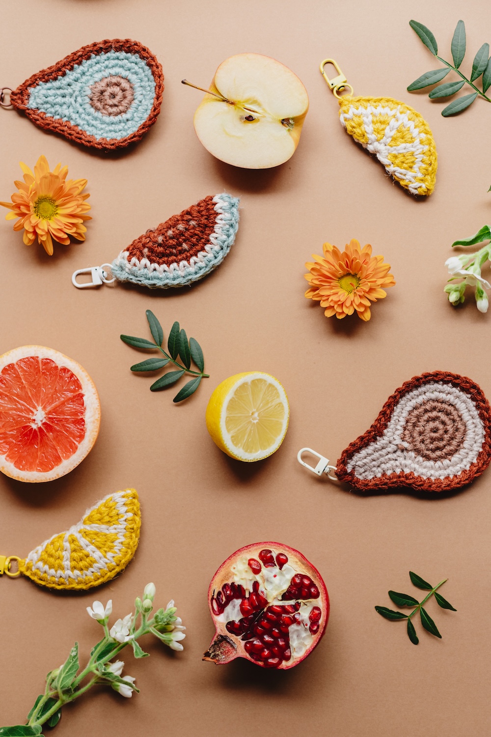 PATRÓN CHARMS A CROCHET FRUTAS